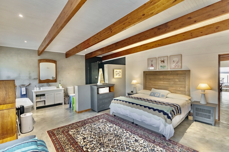 6 Bedroom Property for Sale in Yzerfontein Western Cape